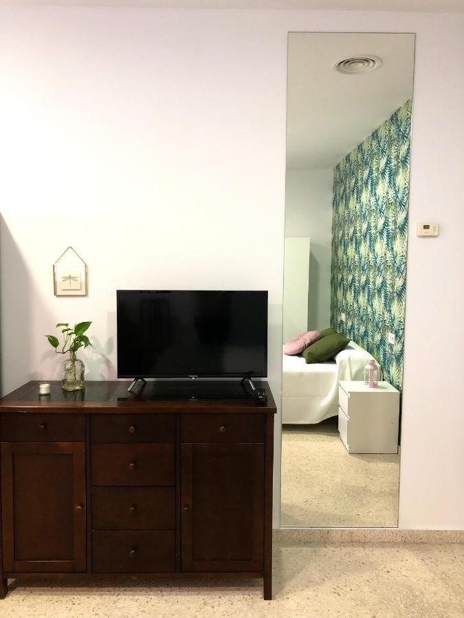 Apartamento Con Piscina En Ciudad Jardin Málaga Esterno foto